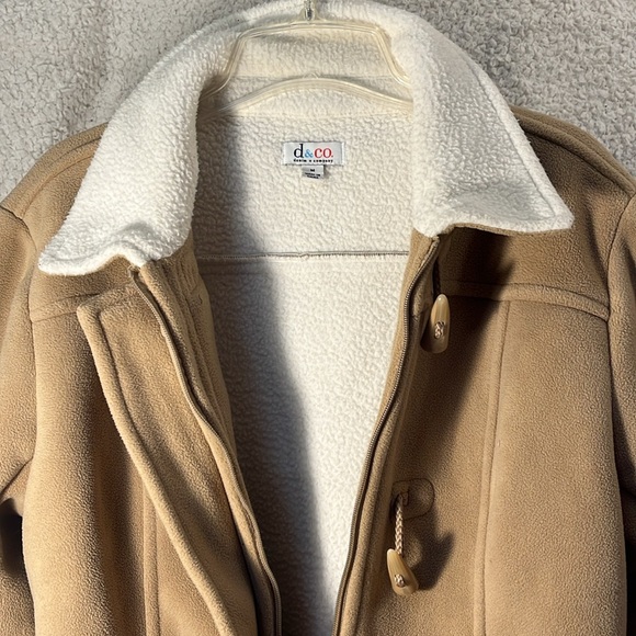 d & co keep you warm in winter 🥶 tan coat 🧥 - Picture 3 of 6